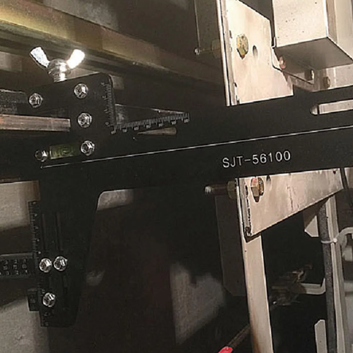 Aufzug Führungsschienen-Lehre Edelstahl, Präzises Messwerkzeug zur Schienenausrichtung mit Skala, Schwarz, Professionelles Kalibrierwerkzeug für Aufzugsinstallation und Wartung, Einzelschiene