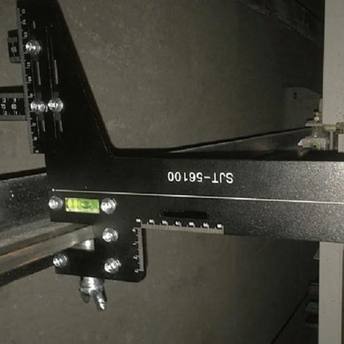 Aufzug Führungsschienen-Lehre Edelstahl, Präzises Messwerkzeug zur Schienenausrichtung mit Skala, Schwarz, Professionelles Kalibrierwerkzeug für Aufzugsinstallation und Wartung, Einzelschiene