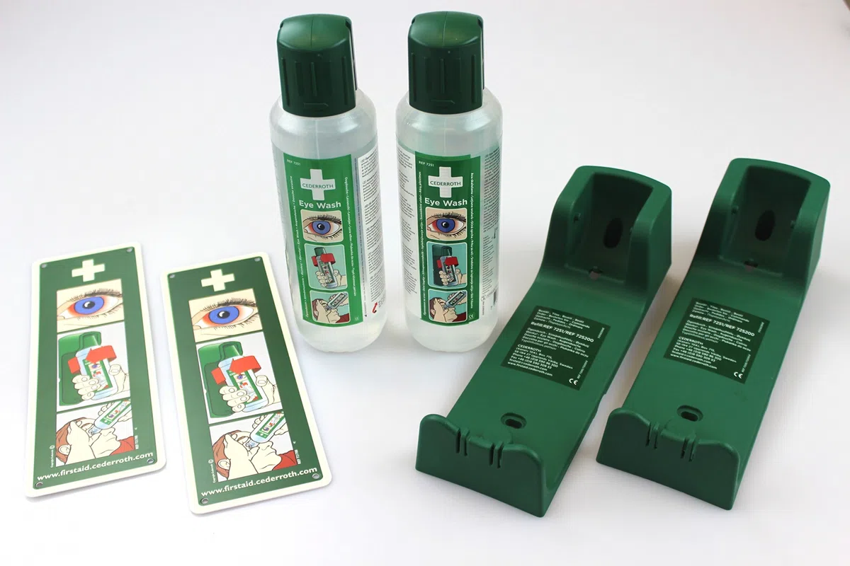 Cederroth 2x Augendusche und 2x Wandhalterung, Spar-Set, Notfall Augenspülung, Augenspülflasche