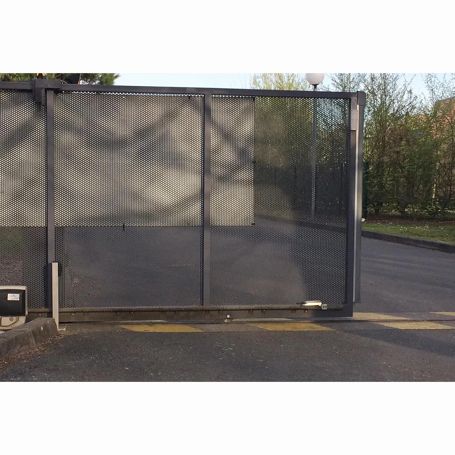 ATTAS Laufschiene | 200 cm Edelstahl V2A | für bodenläufige Schiebetore | Tragkraft 450 kg | Rundnut | Torlaufrollen schwerlast Bodenlaufschiene Schiebetorbeschlag | 2 Meter