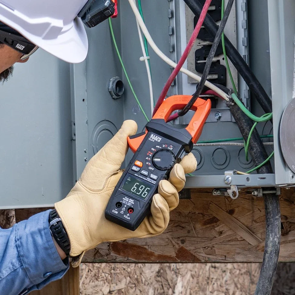 Klein Tools CL810 Digitales Zangenmultimeter 600A AC/DC | TRMS Auto-Ranging Stromzange | Spannung Widerstand Frequenz Kapazität Temperatur | NCV LoZ Durchgangsprüfung | Arbeitslicht CAT III